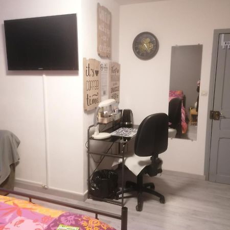 Chambres Dans Maison Familiale Сен-Жирон Екстериор снимка
