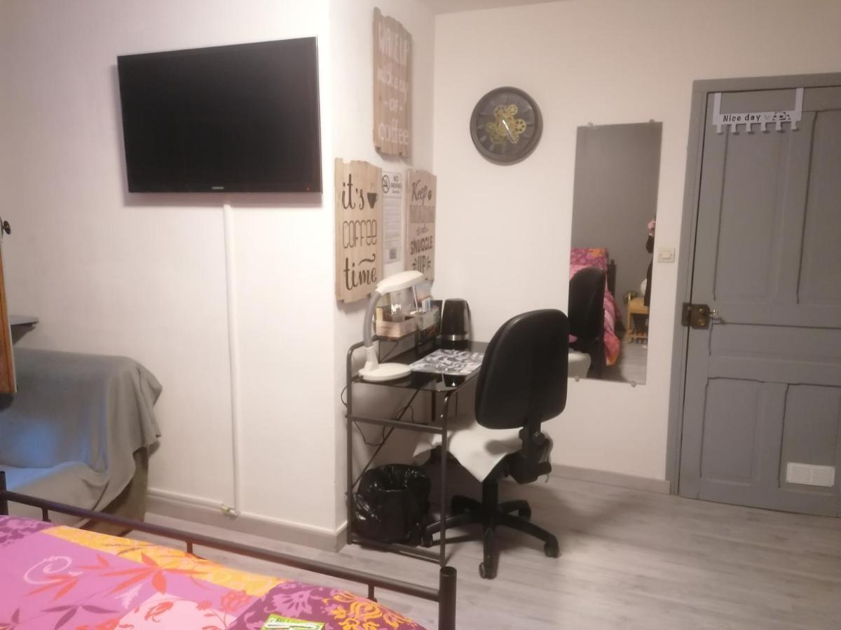 Chambres Dans Maison Familiale Сен-Жирон Екстериор снимка